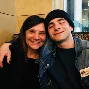 Meet your Posher, Carla